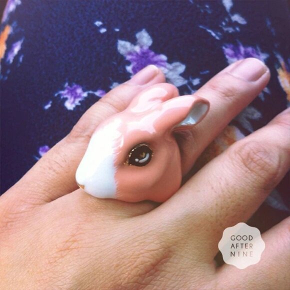 Enamel Rabbit Ring - Picture 7 of 9